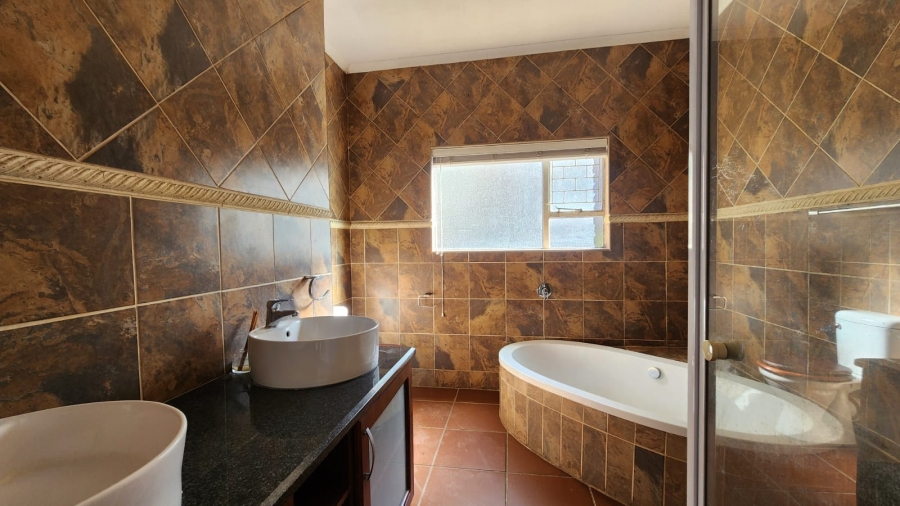 To Let 4 Bedroom Property for Rent in Schoemansville North West